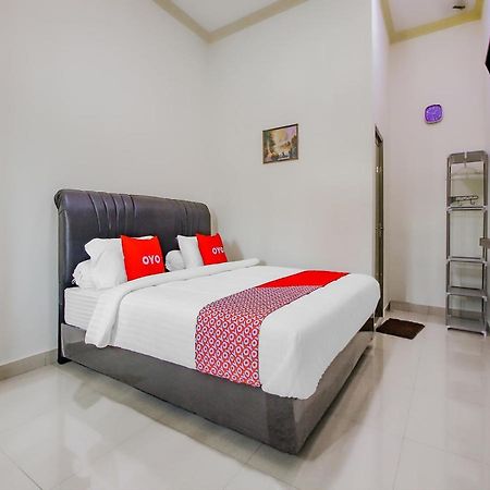 Oyo 90063 Silver Homestay Syariah Perabumulih Exteriér fotografie