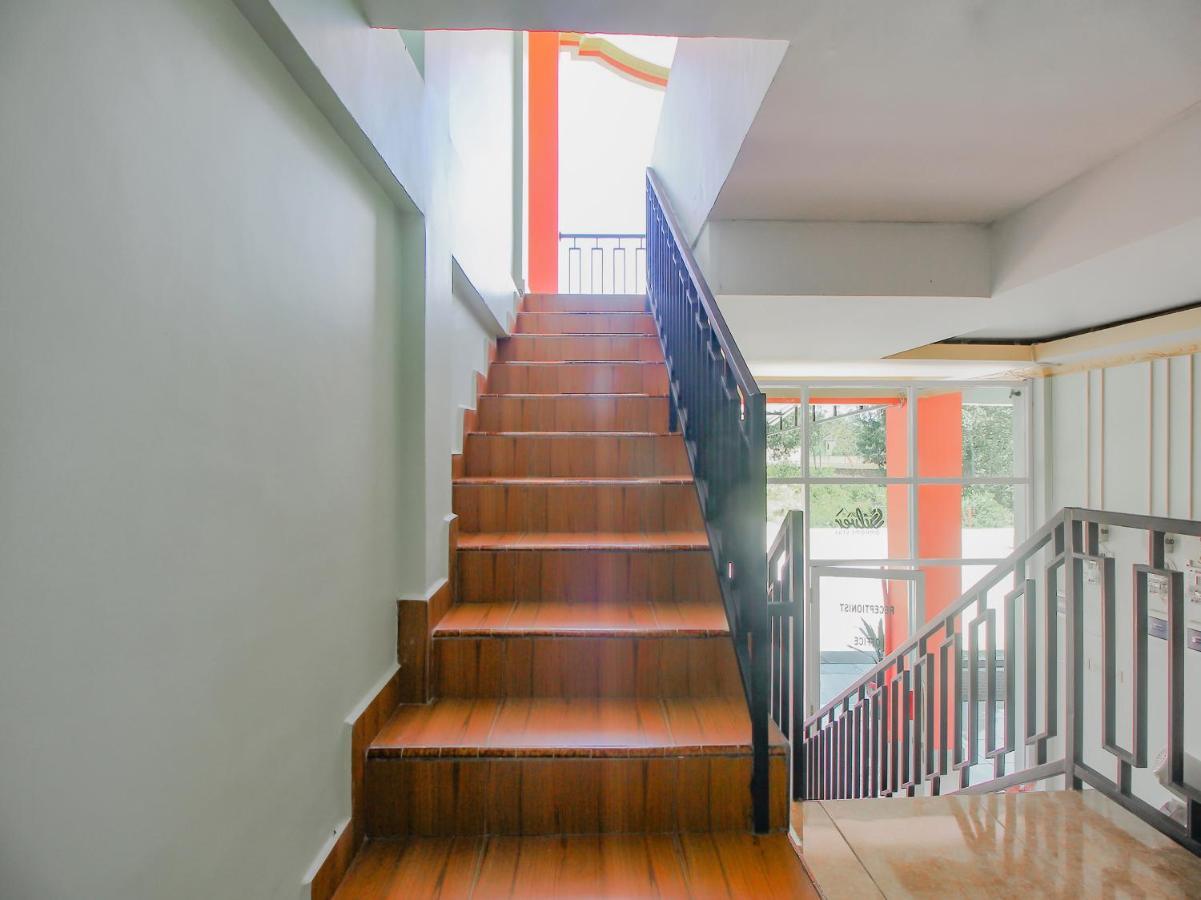 Oyo 90063 Silver Homestay Syariah Perabumulih Exteriér fotografie