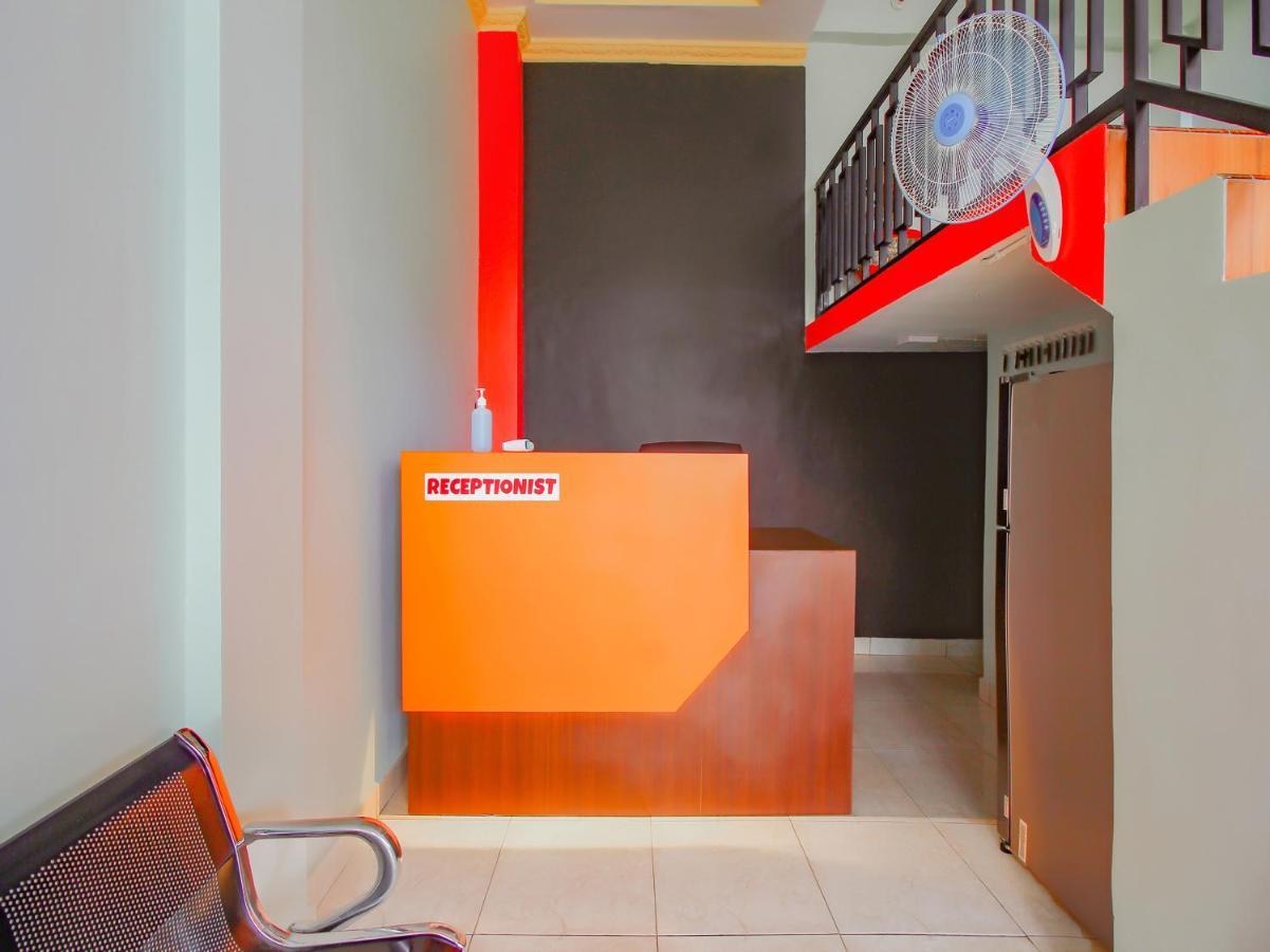 Oyo 90063 Silver Homestay Syariah Perabumulih Exteriér fotografie