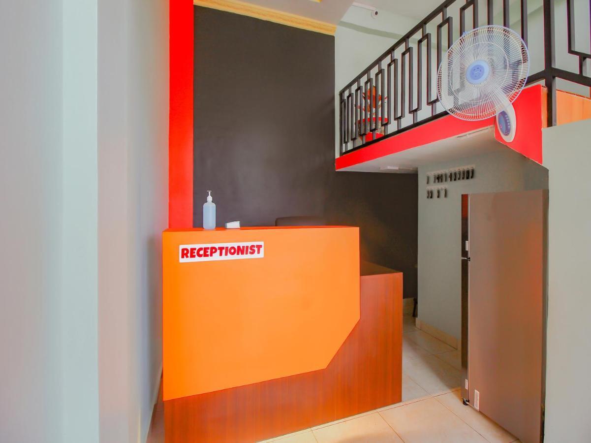 Oyo 90063 Silver Homestay Syariah Perabumulih Exteriér fotografie