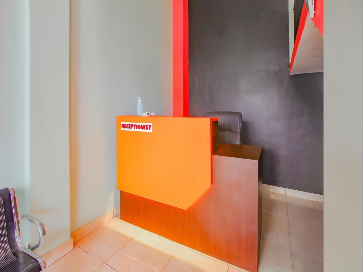 Oyo 90063 Silver Homestay Syariah Perabumulih Exteriér fotografie