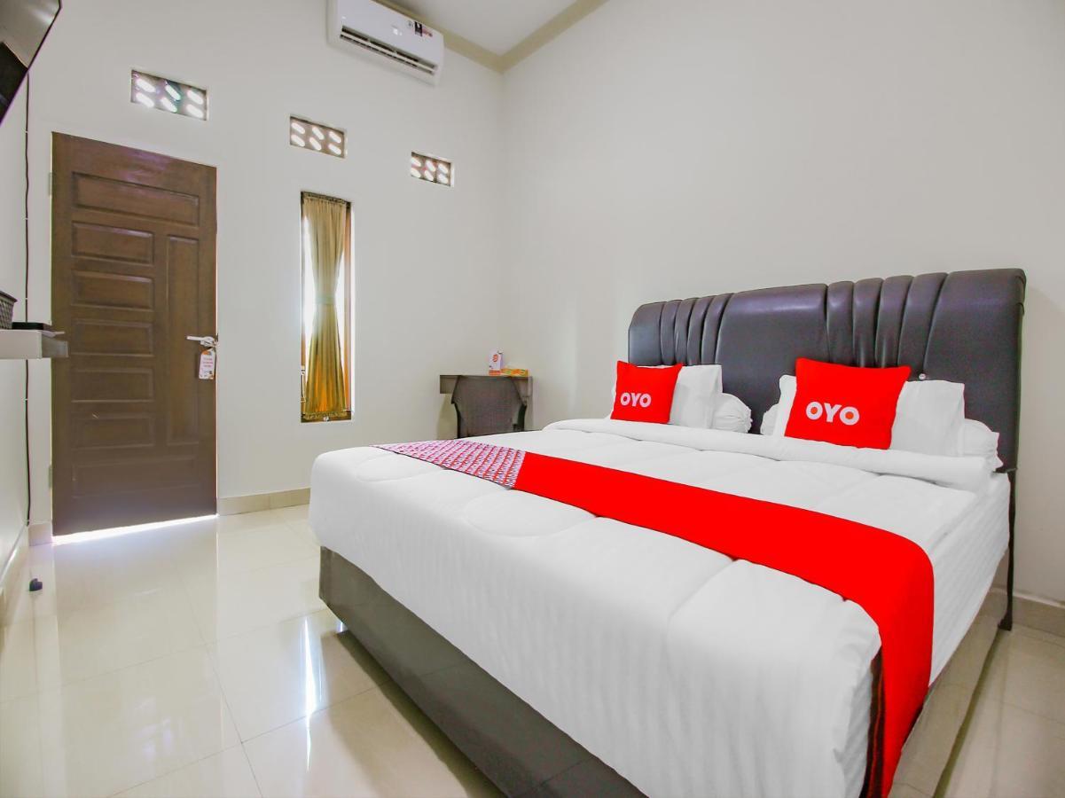 Oyo 90063 Silver Homestay Syariah Perabumulih Exteriér fotografie