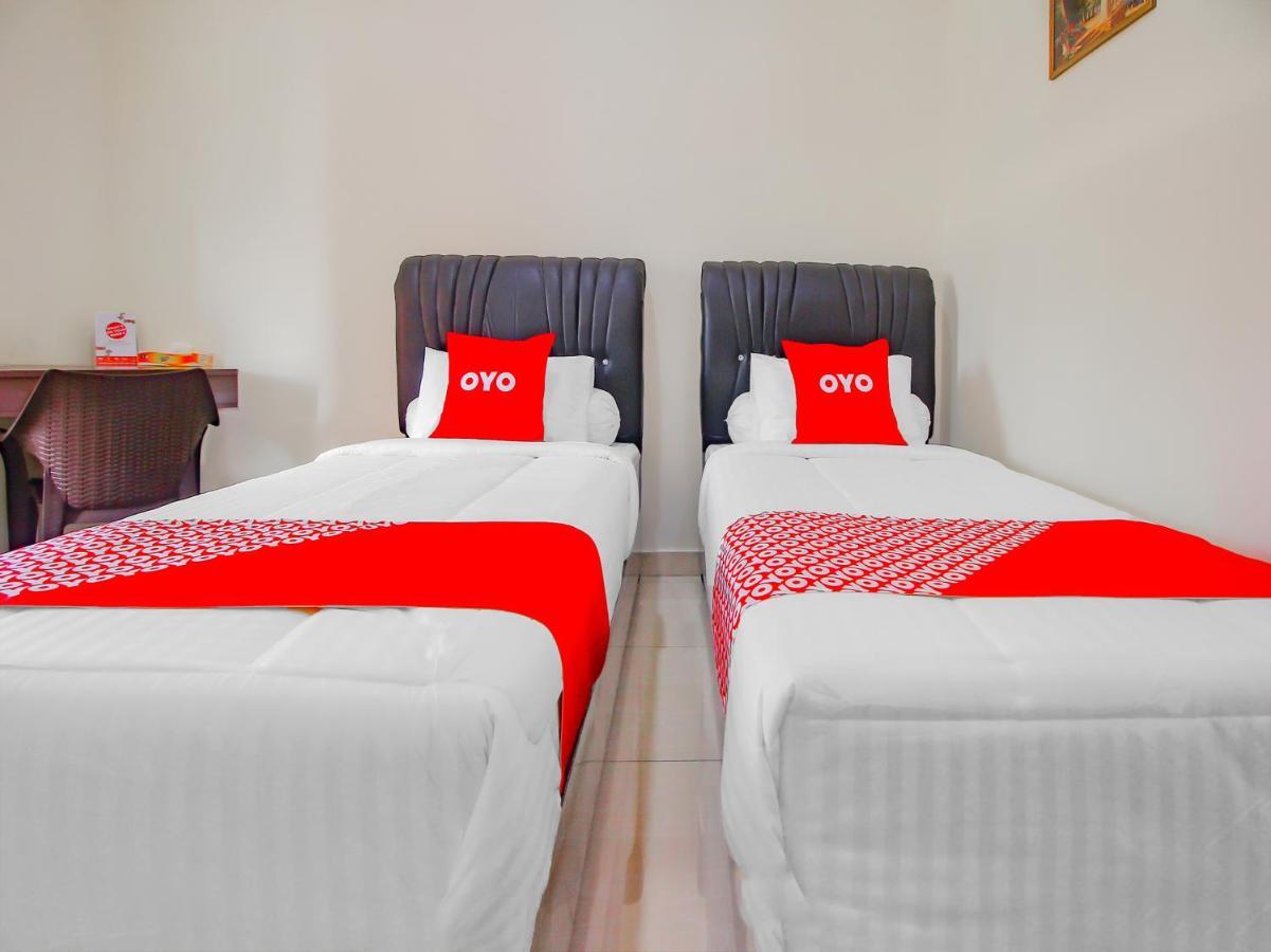 Oyo 90063 Silver Homestay Syariah Perabumulih Exteriér fotografie