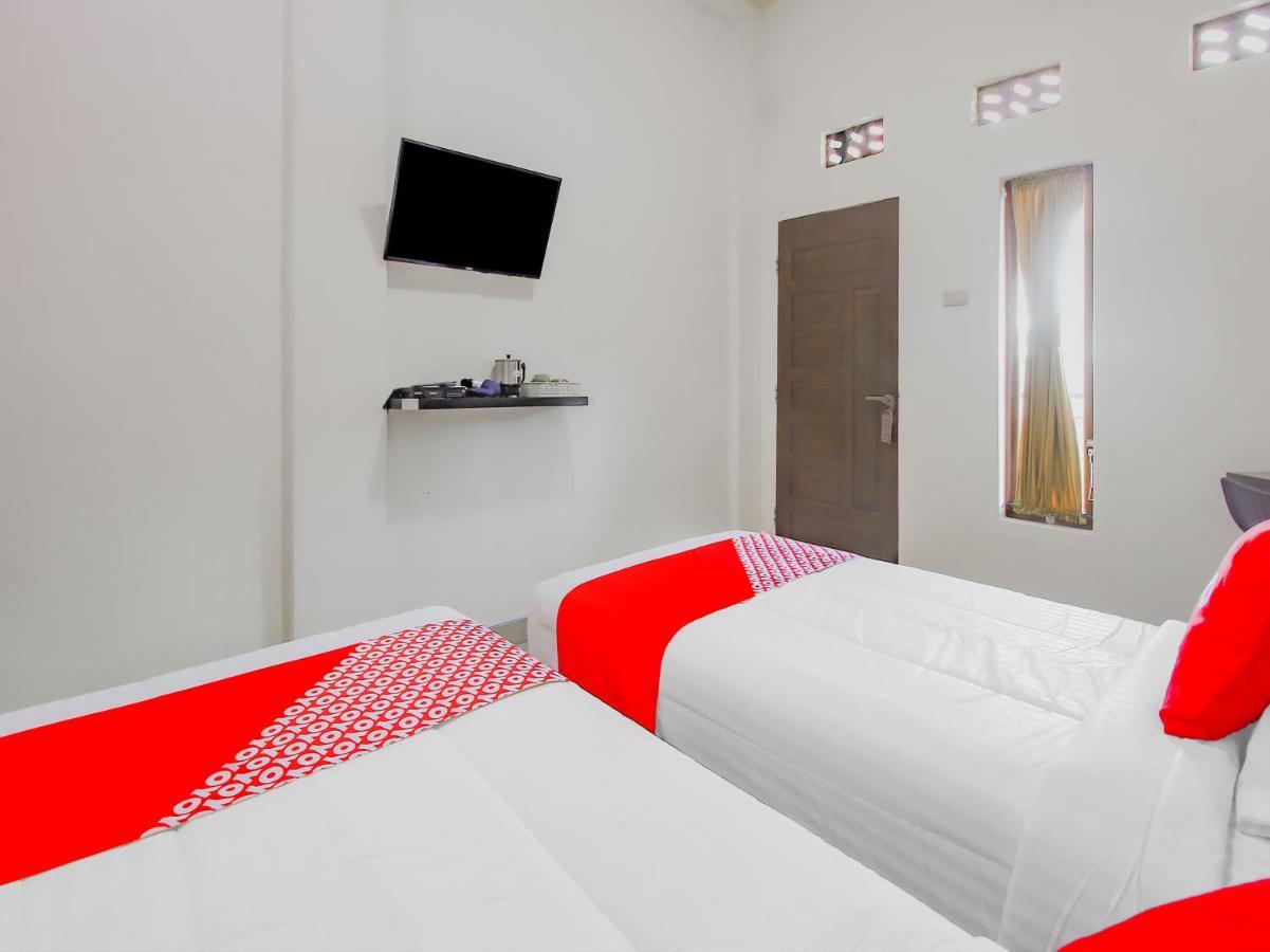 Oyo 90063 Silver Homestay Syariah Perabumulih Exteriér fotografie