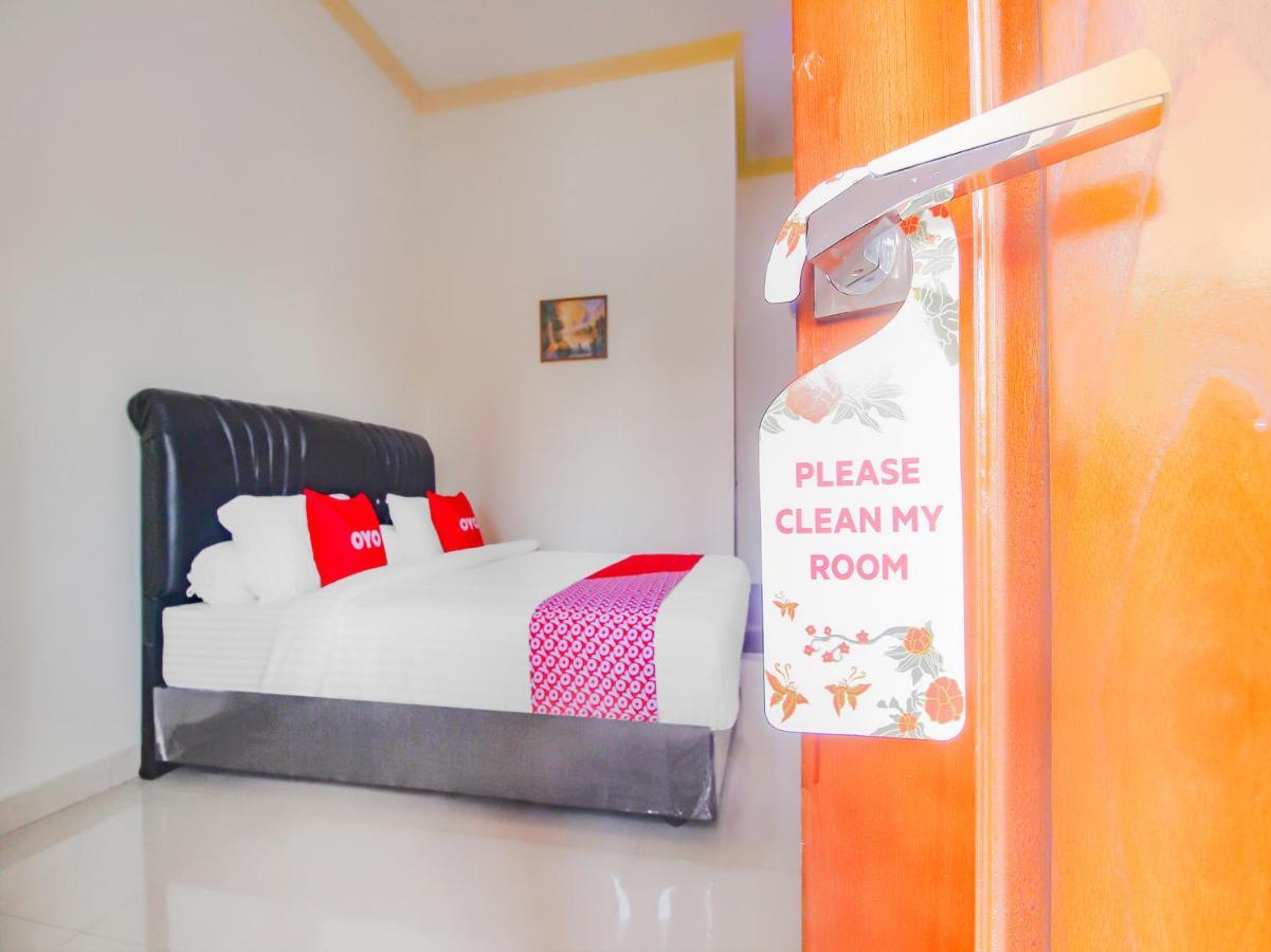 Oyo 90063 Silver Homestay Syariah Perabumulih Exteriér fotografie