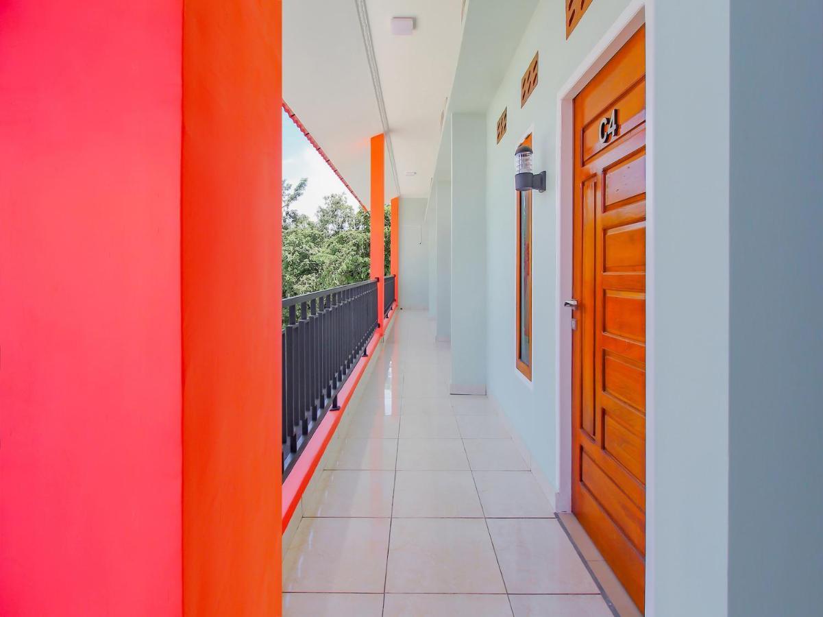 Oyo 90063 Silver Homestay Syariah Perabumulih Exteriér fotografie