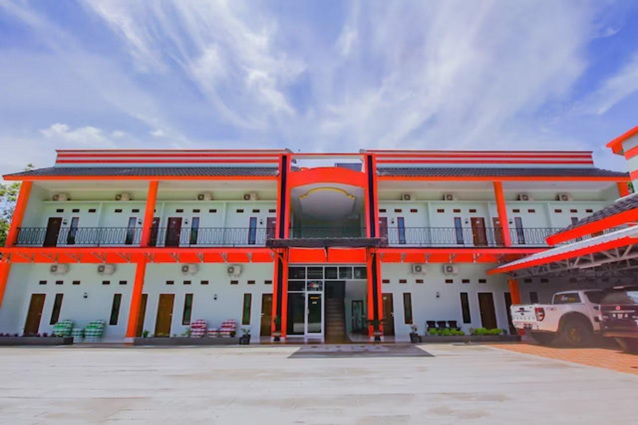 Oyo 90063 Silver Homestay Syariah Perabumulih Exteriér fotografie